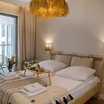 Maya\'S Flats & Resorts 33 - Granaria