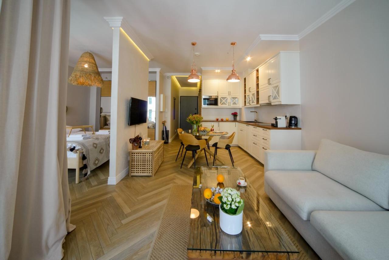 Maya's Flats & 33 - Granaria Huoneisto
