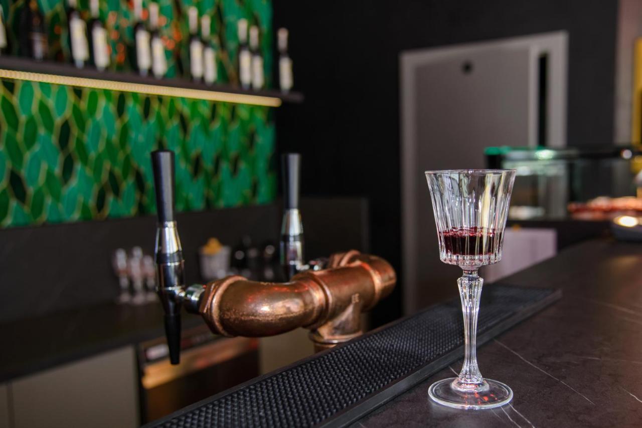 Maya's Flats & 33 - Granaria Huoneisto